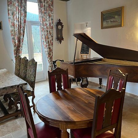 Chateau Lou Cante Perdrix La Vernarede Esterno foto