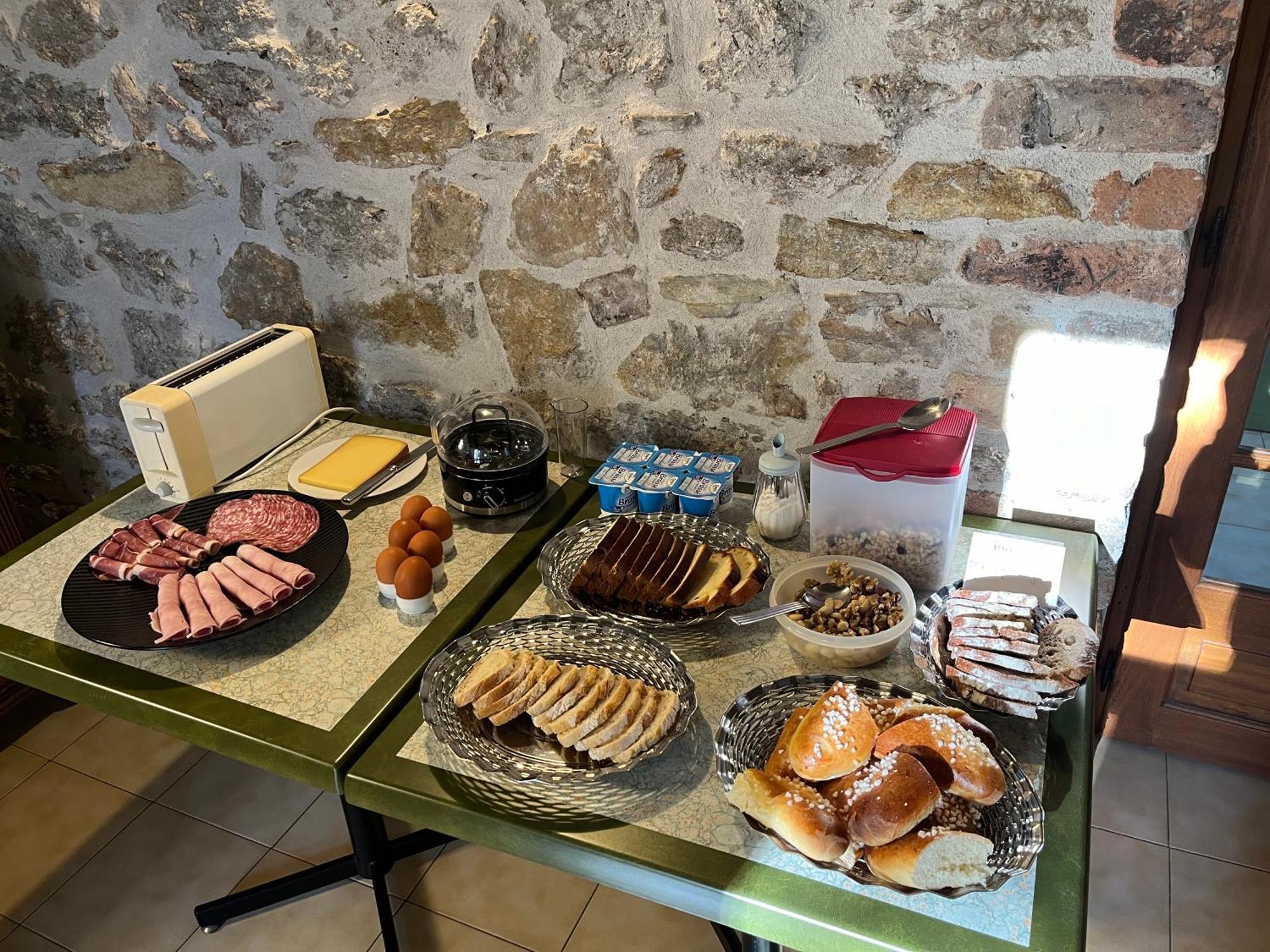 Chateau Lou Cante Perdrix La Vernarede Esterno foto