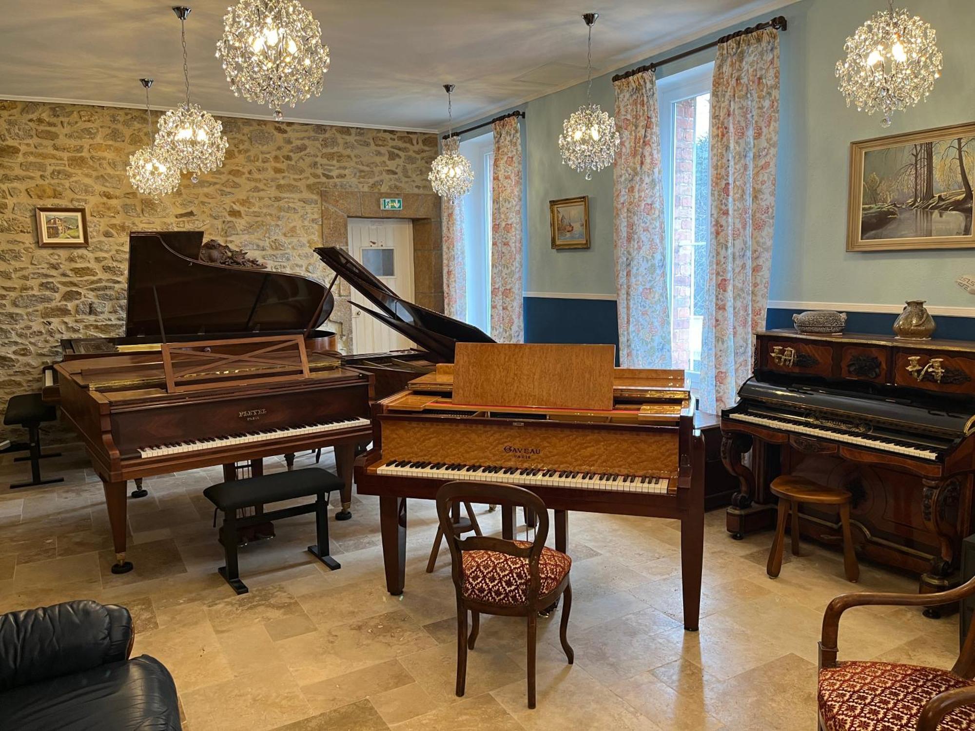 Chateau Lou Cante Perdrix La Vernarede Esterno foto